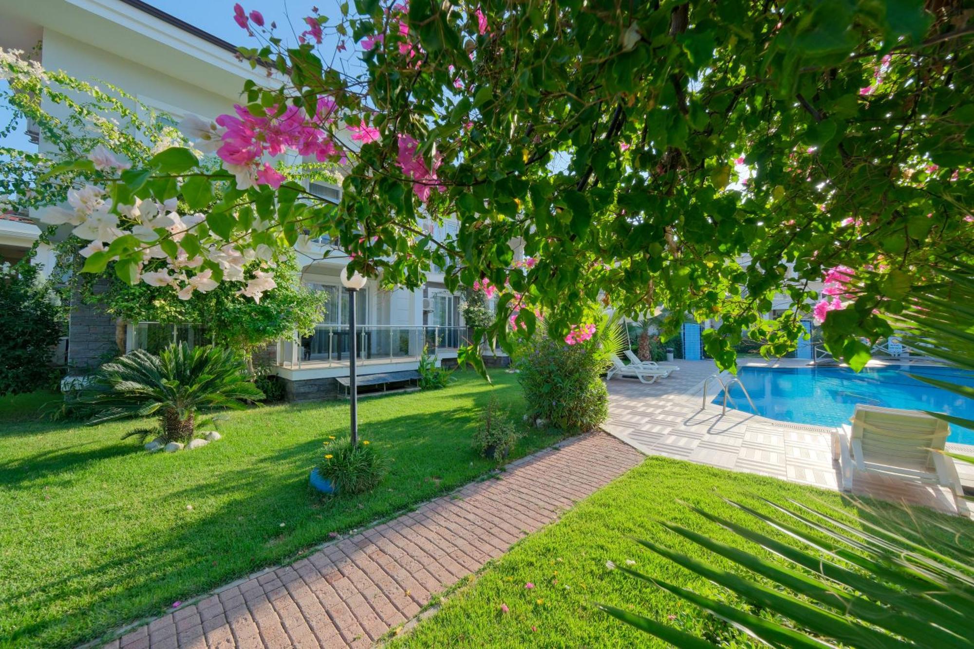 Legend Apartments Fethiye Esterno foto